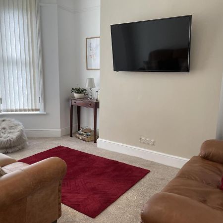 4 Bedroom House In Harrogate Town Centre 外观 照片