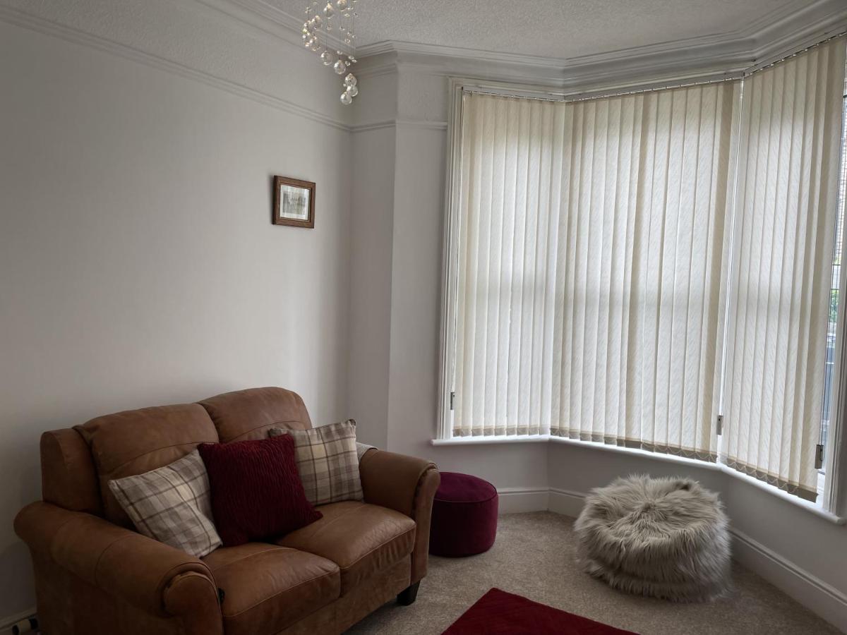 4 Bedroom House In Harrogate Town Centre 外观 照片