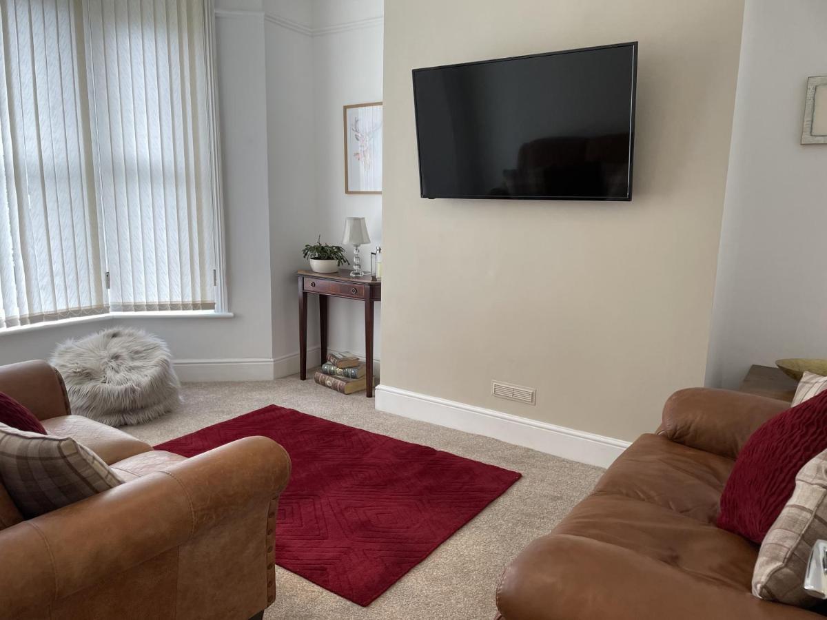 4 Bedroom House In Harrogate Town Centre 外观 照片