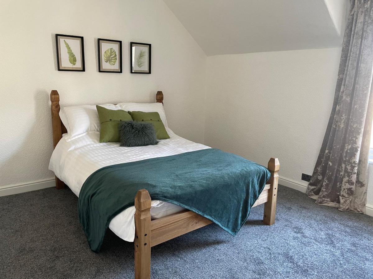 4 Bedroom House In Harrogate Town Centre 外观 照片